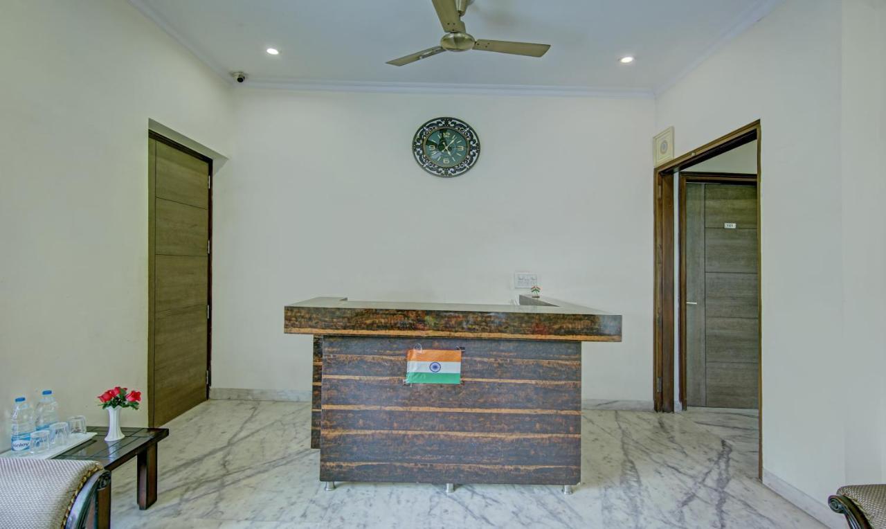 Itsy Hotels Swastika Inn Sector 26 Noida Esterno foto